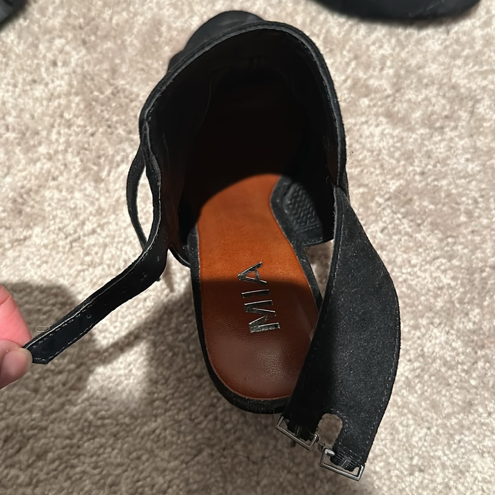 MIA Black Textured Block Heels - Picture 2 of 2